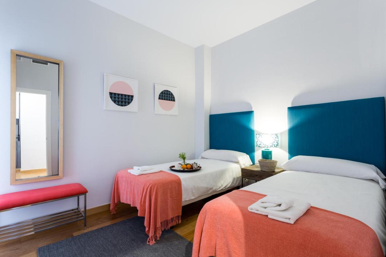 Apartamentos Rg Alameda De Hercules Севилья Экстерьер фото